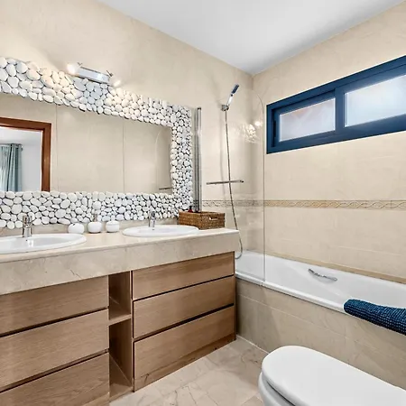 Olivina * Playa Blanca (Lanzarote)